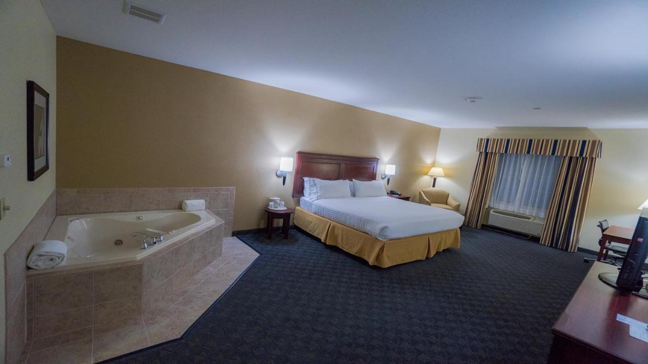 Holiday Inn Express Hotel & Suites Pampa By Ihg Zewnętrze zdjęcie